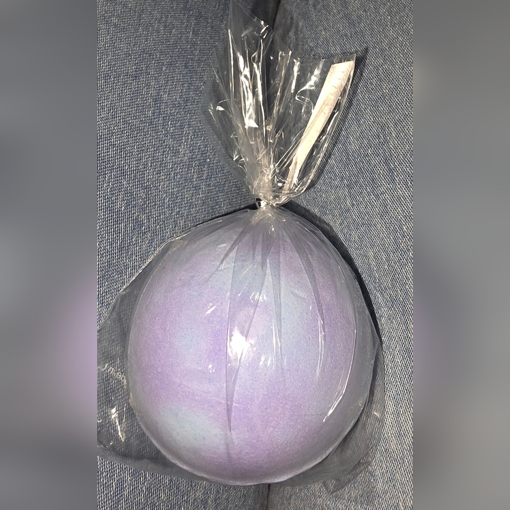 Lavender Scented Fizzing Bath Bomb